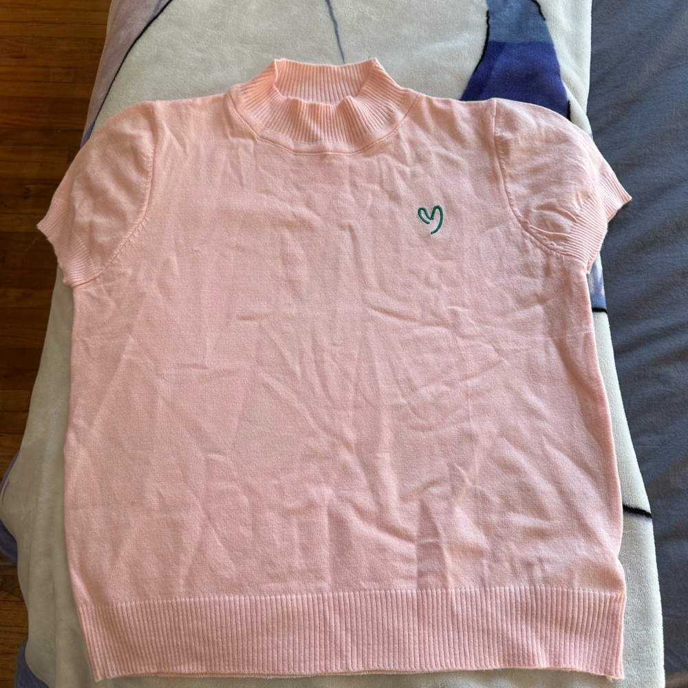 Pink Short Sleeve Sweater with Embroidered Heart